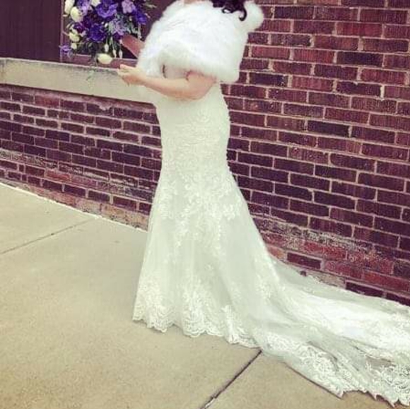 Wedding Dress - Picture 3 of 7